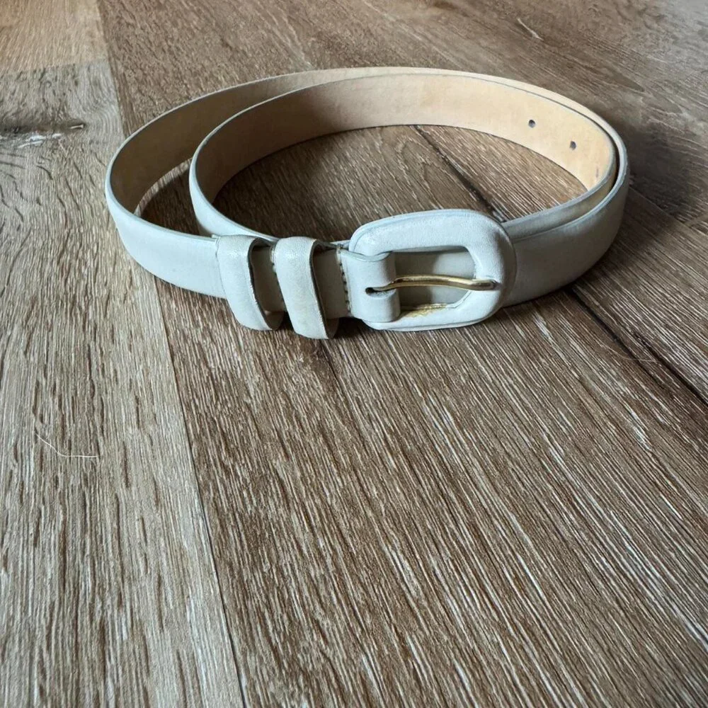 Nordstrom made in the USA Italian Calfskin Beige Cream‎ Leather Belt!